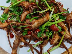 -超越海鲜屋(飞龙物业店)