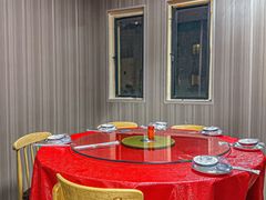 -崴海渔村(虹梅路店)