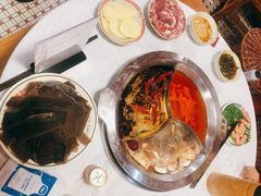 艳红酸辣三拼锅-陈艳红火锅菜·冒菜(簋街店)