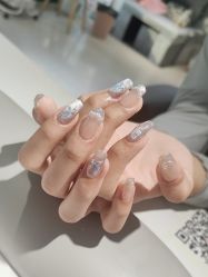 -丽心自助美甲美睫