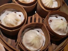 鸡汁鲜肉小笼汤包-南小馆(迪士尼小镇店)