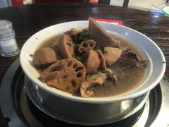 筒骨章鱼煲淋莲藕-石岐乳鸽村(桥观坊南四巷店)