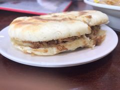 腊汁肉夹馍-汉思肴 热面皮(虬江路店)