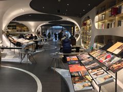 -钟书阁(珍园店)