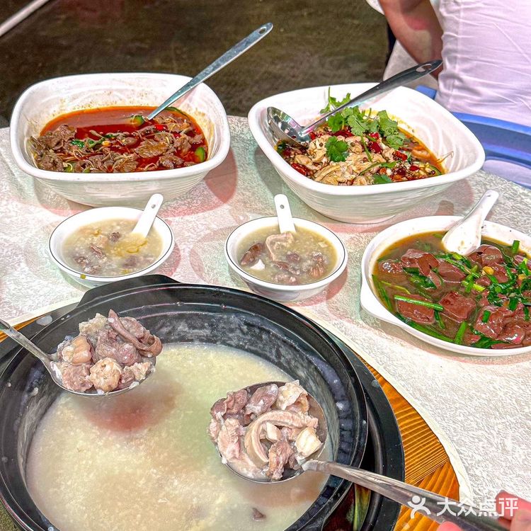顺德宵夜排队王…!只为这口新鲜猪杂粥‼️