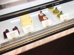 -UNI UNI(环亚凯瑟琳店)