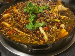 -鸿顺老铁锅美蛙鱼府(解放碑店)