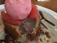 -ROAST coffee & eatery