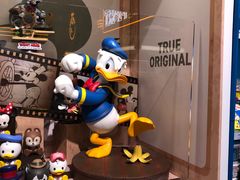 -泡泡玛特POPMART(上海环球港店)