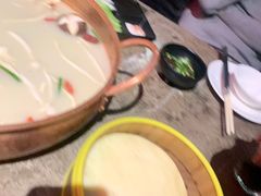 -三人行骨头王火锅(长寿店)