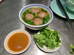 牛丸汤-潮界(凯德晶萃店)