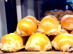 红豆蛋黄酥-可颂坊(中心书城店)