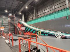 -极限PLAY运动娱乐新世界·团建派对潮玩休闲馆·室内蹦极高空游乐园
