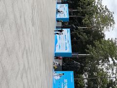 -英雄广场