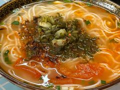 酸汤粉-肇兴特色牛肉粉
