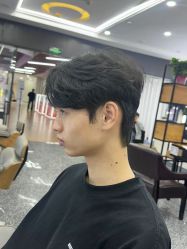 -藤野造型·烫·染发型设计店