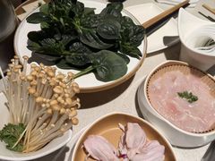-海底捞火锅鲜切牛肉主题店(长寿路店)