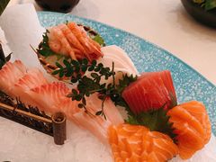 刺身三拼-连鹭海鲜·海肠捞饭·海胆饭(星海店)