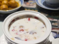 -广信牛奶甜品世家(台东店)