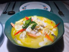花开酸汤鱼虾跳-蜜桃花开·中西融合菜E&W(南长街店)