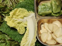 -草家酱蟹炭火烤肉店(珲春南路二店)