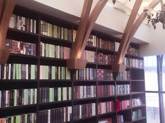 -钟书阁(松江泰晤士小镇店)