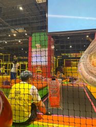 -蹦蹦跳跳(新奥购物中心店)