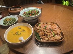 -老滇山寨•云南特色菜•地方菜•民族风情歌舞表演(金碧店)