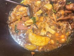 -鲁员外地锅鸡地锅鱼(古墩路店)