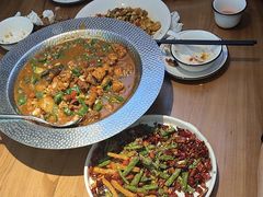 -俭寨大盘鸡·手抓肉·烧烤新疆菜(乌苏路店)