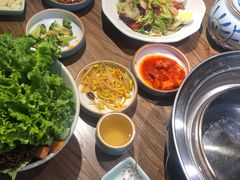 -明洞阿姨·韩式酱蟹烤肉·创意料理(三元桥店)