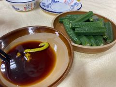-猪三哥肥肠鸡川菜小炒