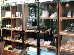 -爱革·洗衣改衣·洗鞋修鞋·洗包修包·奢侈品护理(缤谷广场店)