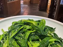 清炒豌豆尖-渝信川菜(长安店)