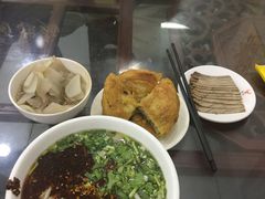 -牛一嘴·兰州牛肉面·大盘鸡(财富中心店)