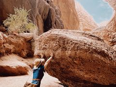 -天山神秘大峡谷