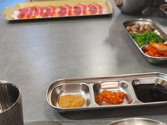 -围炉肉舍•炭烤活鳗•丹东海鲜烤肉(步行街店)