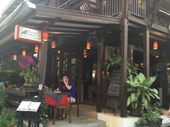 -Dash Teak House