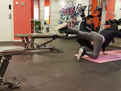 核心肌肉训练，这是完成旁腿和前腿抬起的基本保障-炼呗运动康复·健身工作室(紫竹桥店)