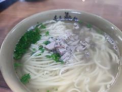 -亮亮面馆(经六路店)