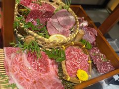 -山川小町·极番烧肉(新地假日广场店)