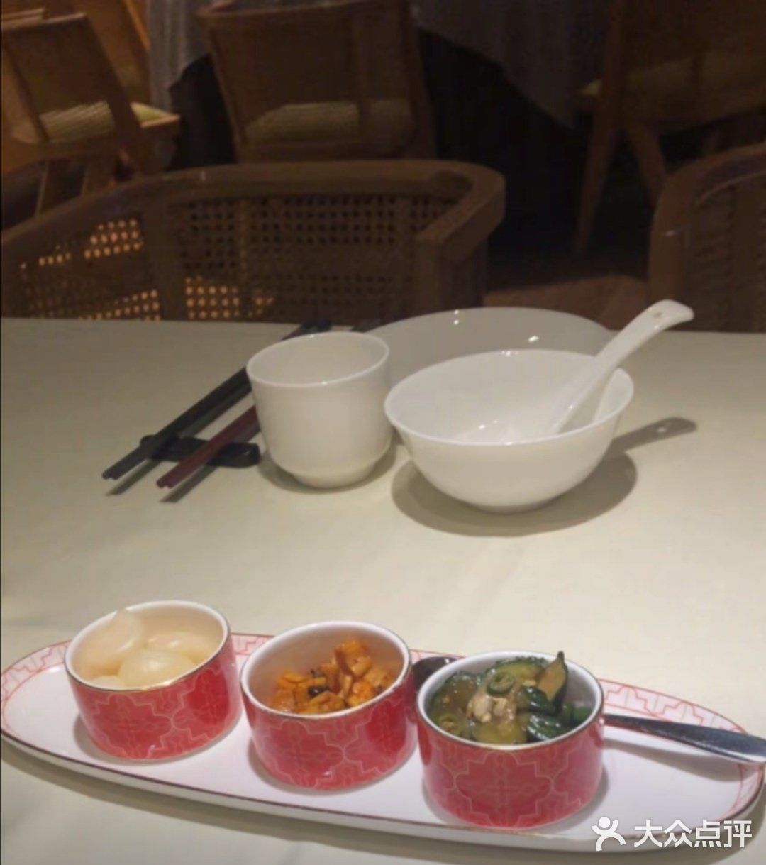 门店精选食材源自八百里蜀地，每一样都是当日鲜