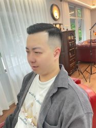 -海文先生国潮烫染男士理发馆