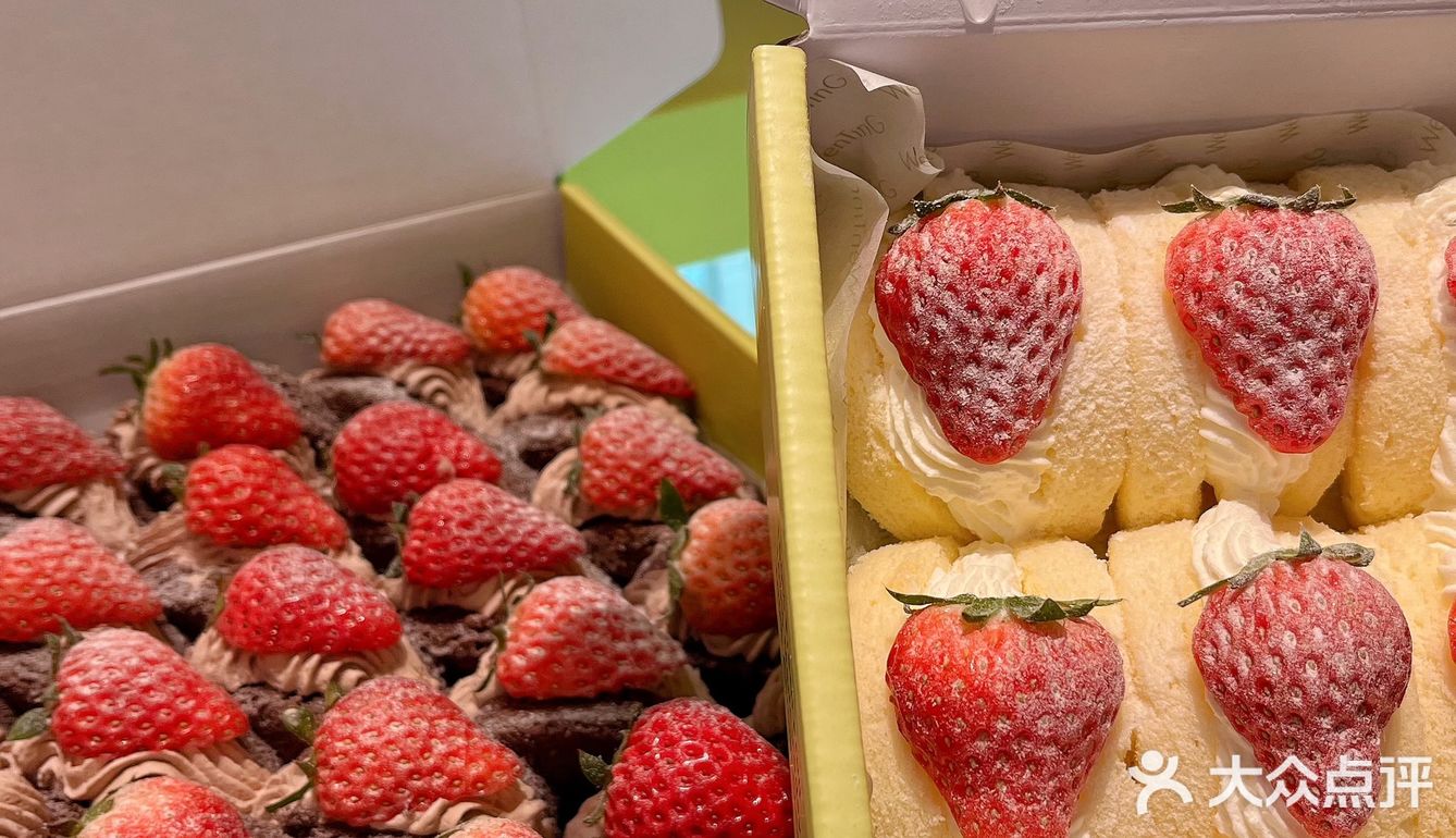 被问爆的🍓草莓抱抱卷，谁吃谁爱！