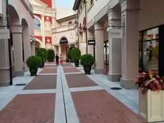 -佛罗伦萨小镇广佛名品奥特莱斯(疏港路店)