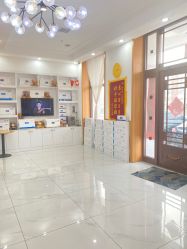 -靓芙泉专研痘痘肌