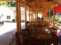 -安吉龙王山峡谷漂流