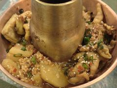 土司铜锅油焖鸡-浩海火烧云傣家菜(京广店)