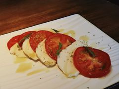 马苏里拉配番茄-FABIO’S费比欧披萨餐厅