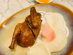 脆皮炸乳鸽-厦门朗豪酒店 · 明阁中餐厅